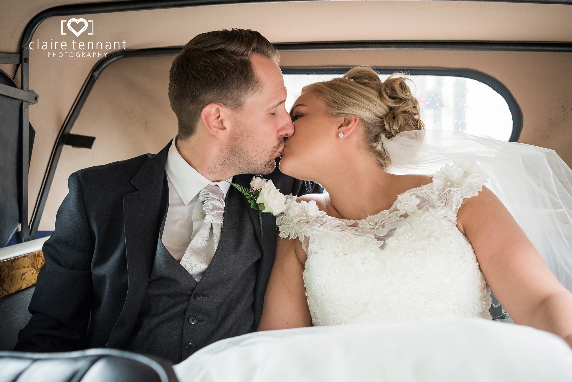 Dalziel Park Wedding couple