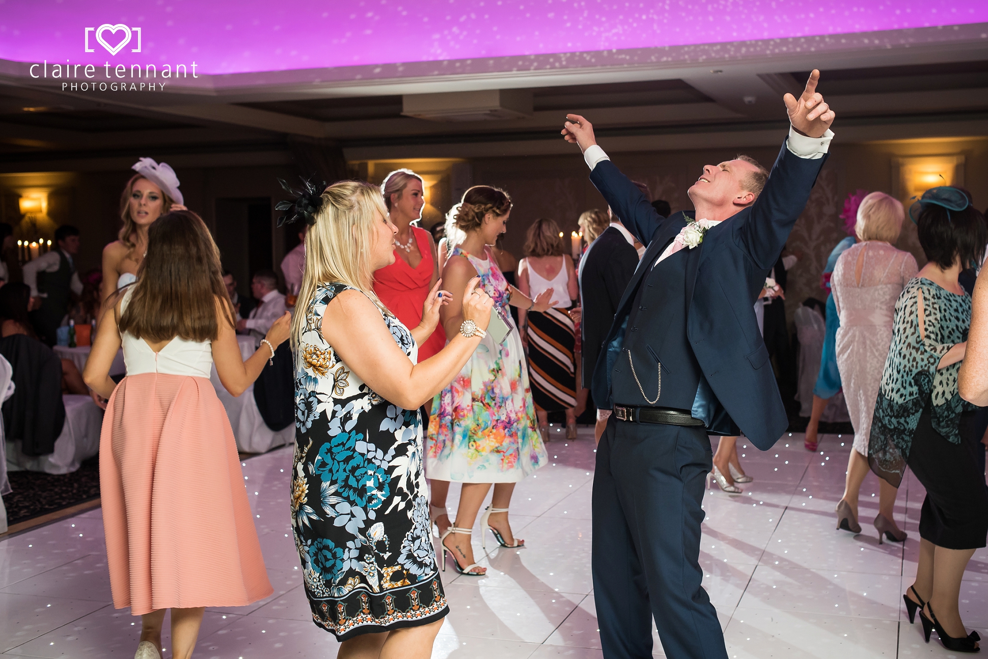 Dalziel Park Wedding dancing