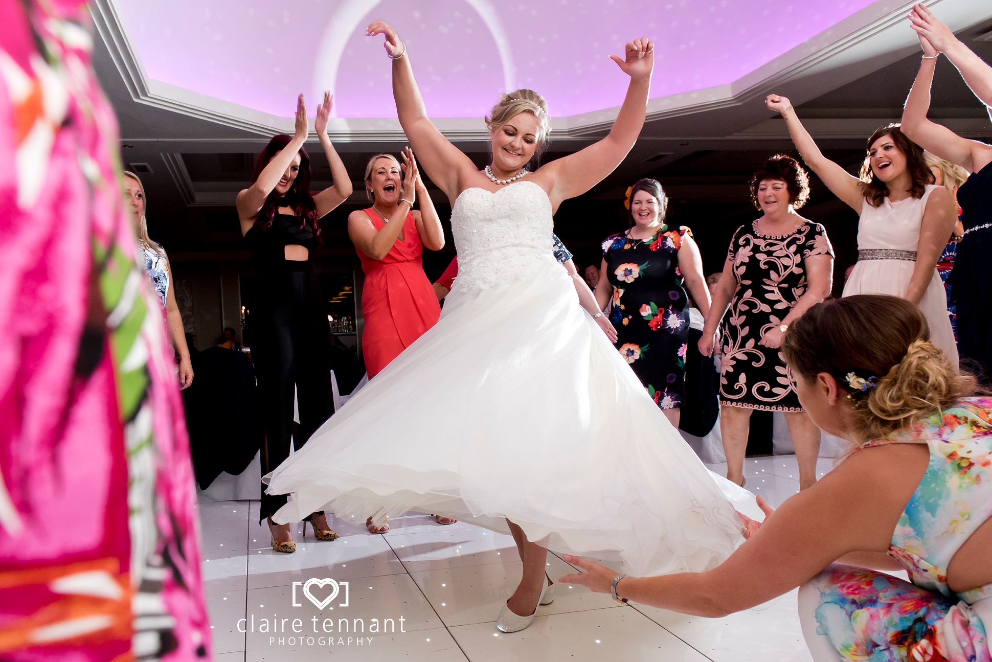 Dalziel Park Wedding dancing