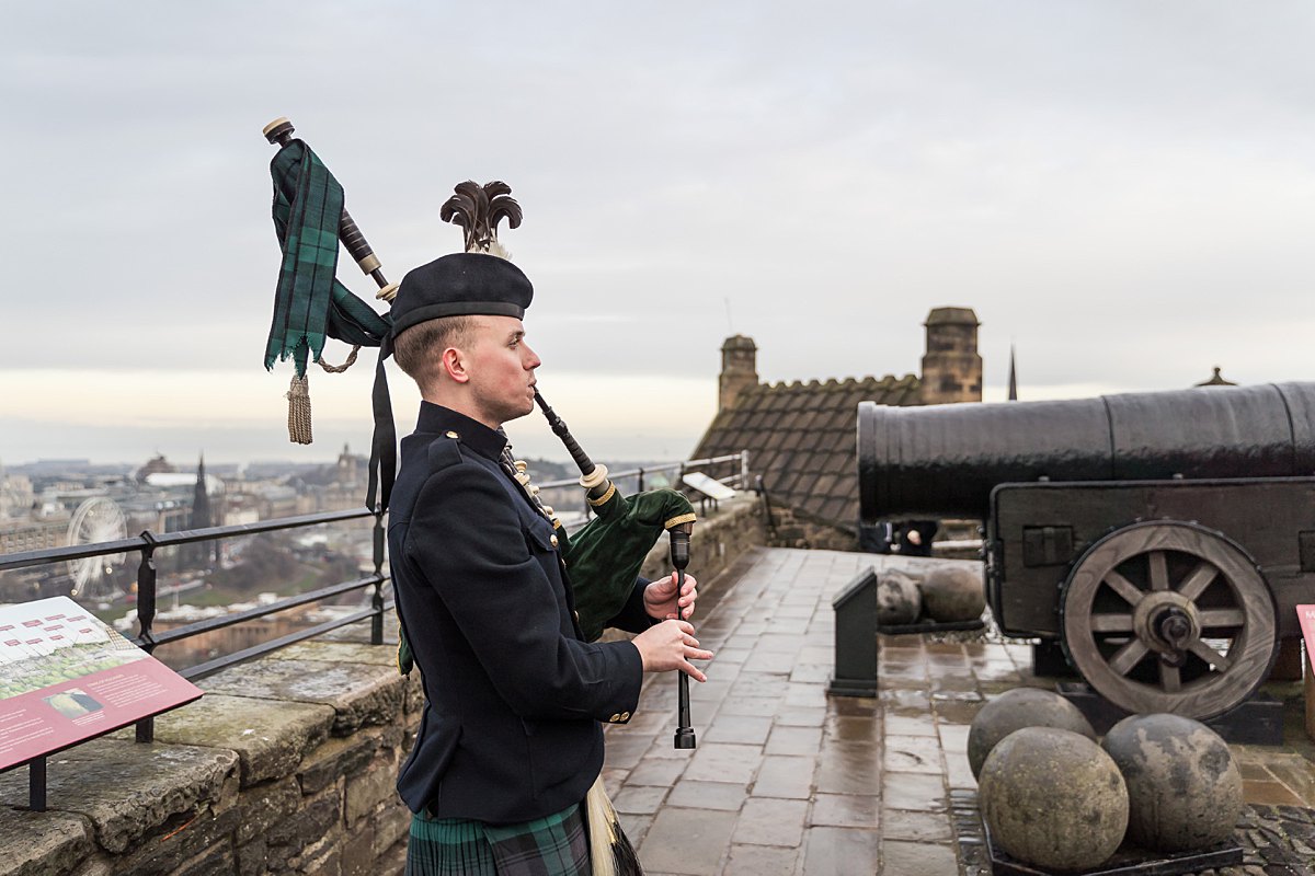 piper edinburgh castle